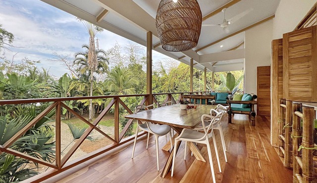 Beachfront Villa Casa Blanca with Private Pool, AC in Playa Negra Puerto Viejo