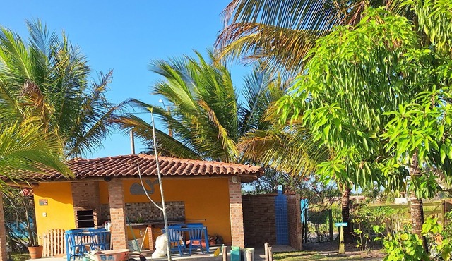Beach house with 2 suites, swimming pool and barbecue. Pet friendly
