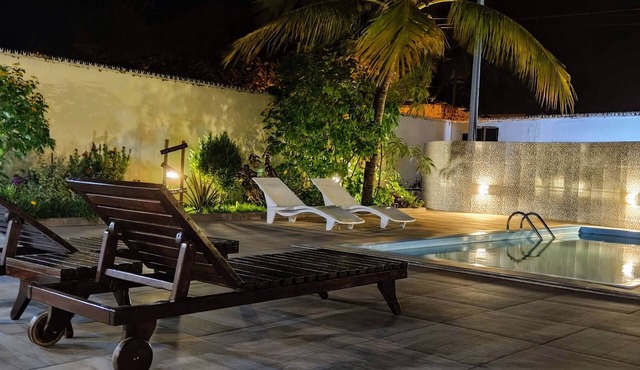 Beach house with pool, barbecue, hammocks and leisure area of ​​1350m2