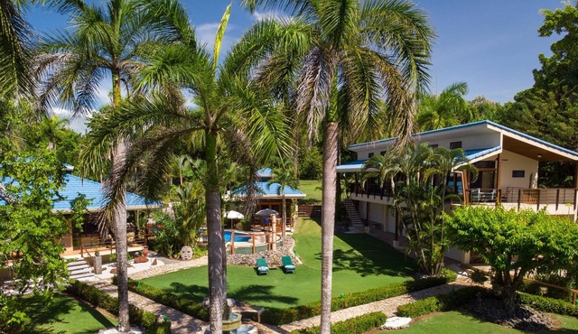Beach Vacation Home, Private Tango Mar Resort area for 15 guests