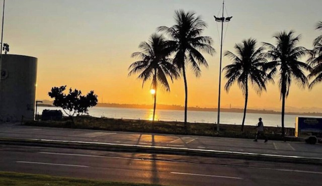Beach view apartment in Camburi! Great location