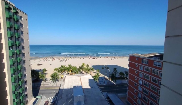 Beachfront Apartment! Comfort and Incredible Views in Praia Grande – Aviação