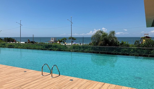 Beachfront Home Club apartment in Balneário Piçarras, 15 minutes from Beto Carrero World.