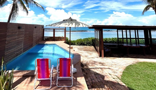 Beachfront house, right on the sand, in the best location on Barra de São Miguel beach