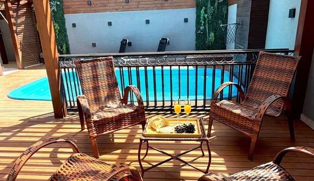Beachfront house: pool, BBQ, jacuzzi & more
