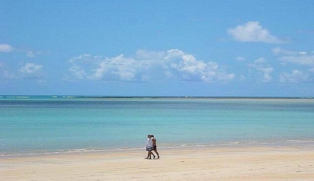 Beachfront house Ponta de Mangue - 4 bedrooms, 2 suites