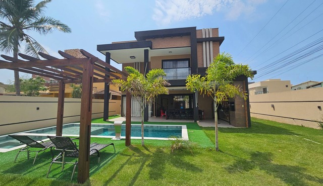 Beautiful Casa Luna with 5 suites + maid's quarters with direct access to the beach and Jacuípe River