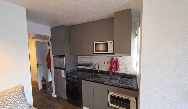 Beautiful 2 bedroom apartment, newly renovated