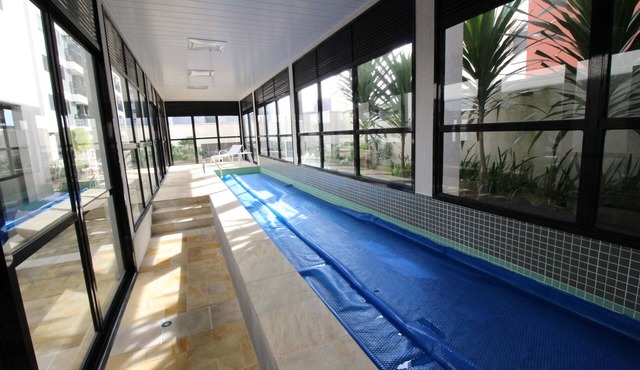 Beautiful 3/4 bedroom apt being a Closed, 2 garages.
