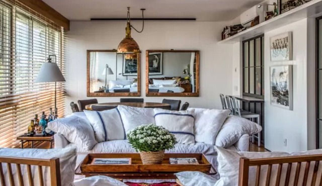 Beautiful and huge apartment with 360 square meters.