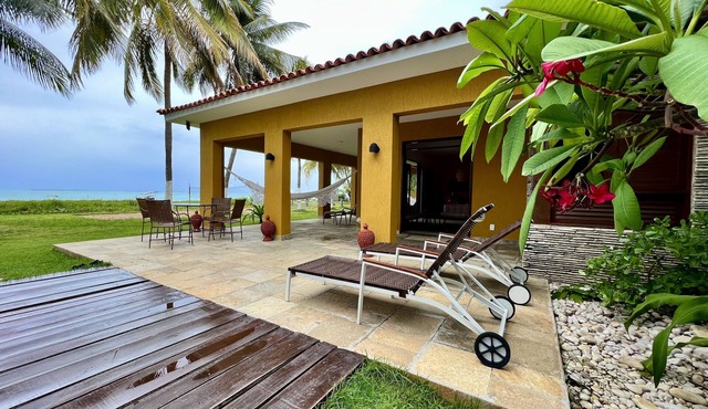 Beautiful and spacious beachfront home on the Brazilian Caribbean!