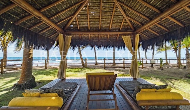 BEAUTIFUL AND WONDERFUL HOUSE ON THE SAND