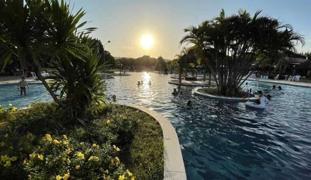 Beautiful apartment for 6 people with swimming pool, beach and green area with all comforts
