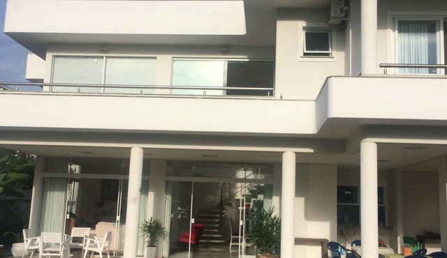 Beautiful house in amoraeville jurere internaciona! Give yourself this gift .