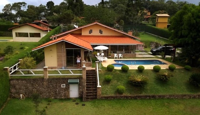 BEAUTIFUL FARM IN GATED COMMUNITY - IBIUNA SP - 70KM FROM SP 12 PEOPLE