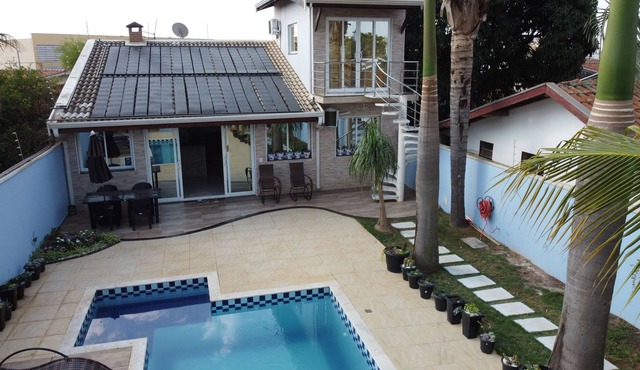 Beautiful Guest House with pool near Holambra