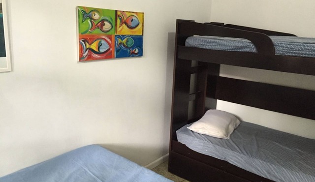 Beautiful house on Caravelas beach - Living room, 2 bedrooms and 2 bathrooms (one en-suite).