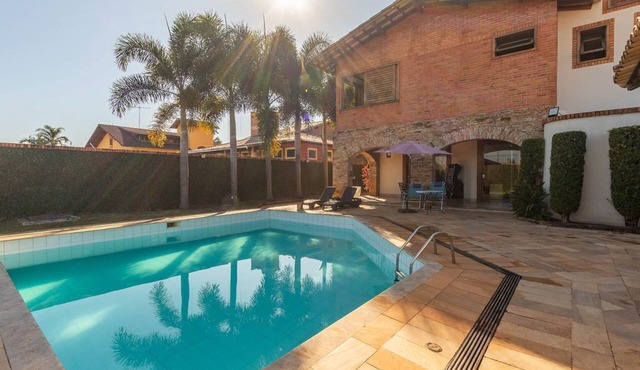 Beautiful House in Pampulha with complete leisure area. Family or Business.