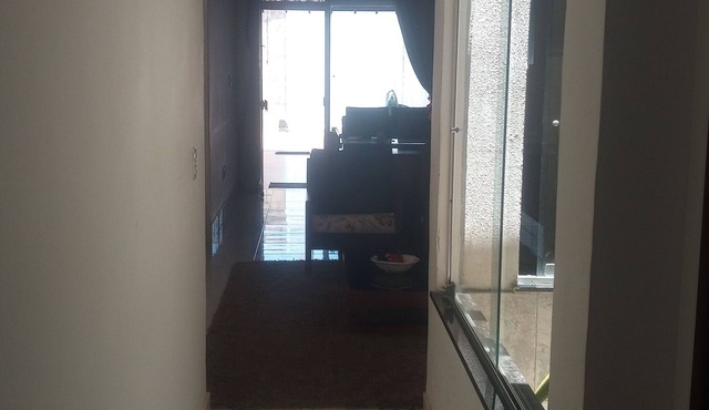 Beautiful house complete with swimming pool, 3 bedrooms on the seafront. Near Atalaia waterfront