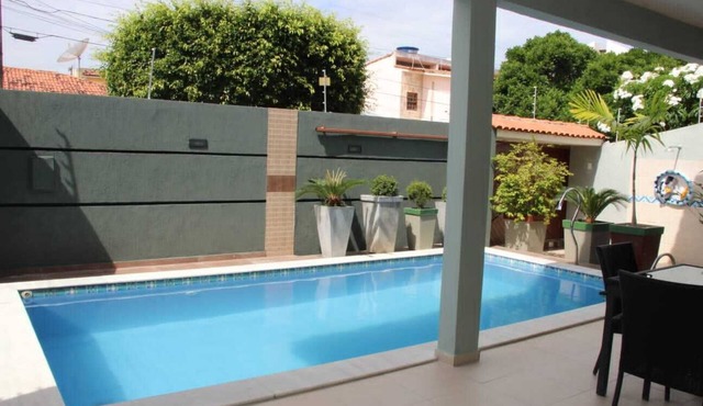 Beautiful mansion with swimming pool, barbecue, garage, suite and whirlpool.