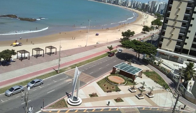 BEAUTIFUL PENTHOUSE FACING THE SEA IN THE BEST LOCATION IN PRAIA DO MORRO.