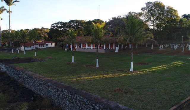 Beautiful ranch on the shores of Furnas Lake.