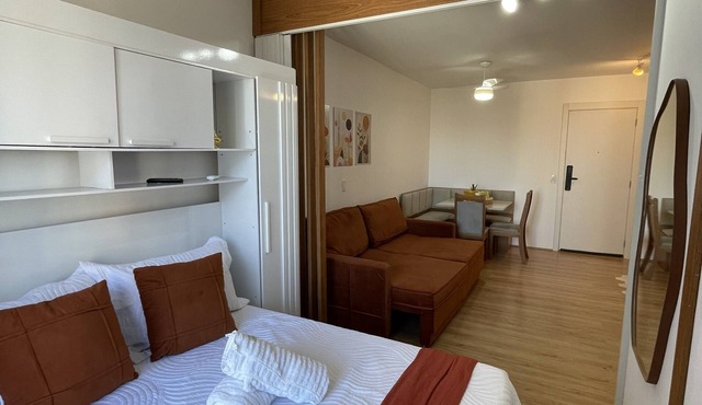 Beautiful studio apartment with incredible views of Guanabara Bay, with air conditioning and a swimming pool!