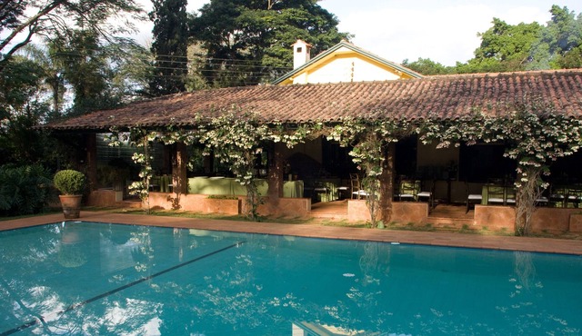 Beautiful Villa, Pool, Churrasq, 600ft Lychee, SKYTV, 96Km / 1h: 30min SP