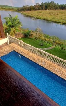 Belíssima casa no lago próxima ao Thermas Water Park