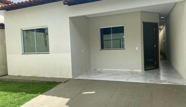 Bela Casa com 3 quartos mobiliada na Zona Leste
