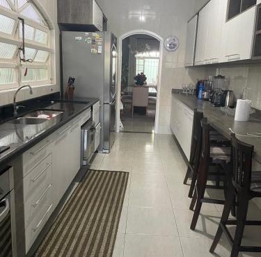Bela casa com piscina in Mongaguá