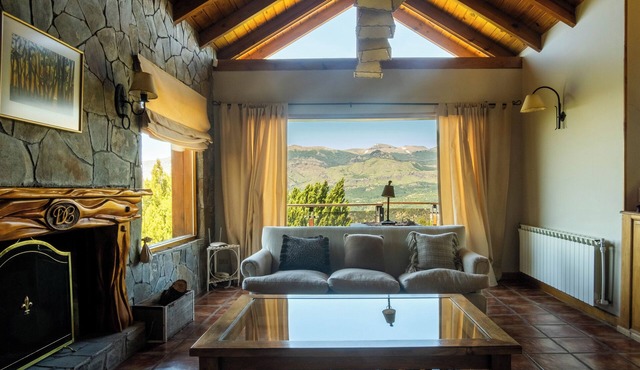 Big House with Mountain Views in San Martín de los Andes