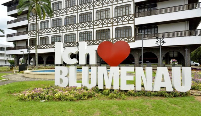 Blumenau Loft 01 - furnished with air conditioning and 4.50m garage