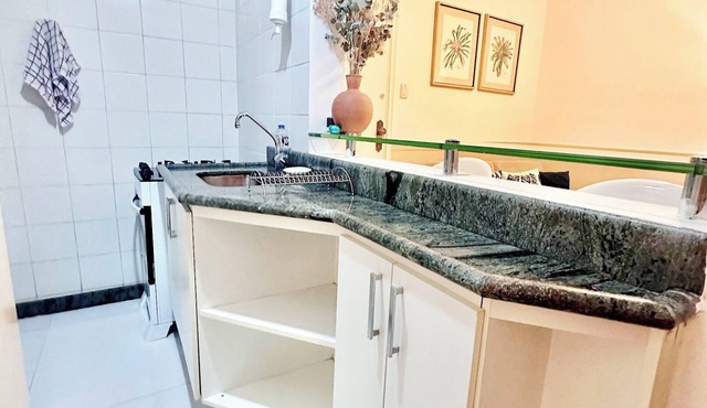 BOHO IS A COZY, COMPLETE APARTMENT IN THE HEART OF IPANEMA.