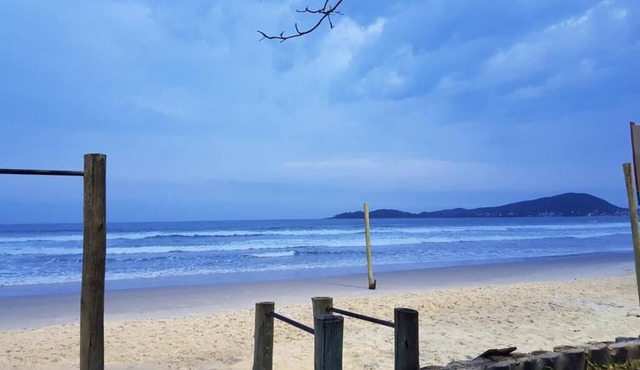 Bombinhas 150 Meters from the Beach Complete Apartment With Wifi Close to the Beach