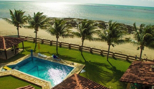 Spectacular Casa Beira Mar in front of the beach of Tabuba, Suitable for Events