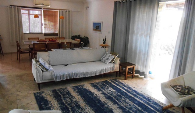 Beautiful Townhouse with 3 suites