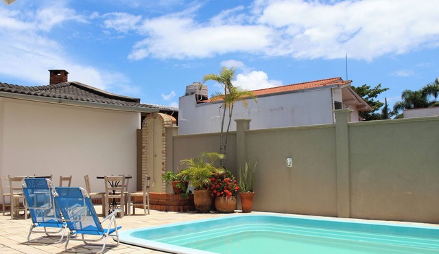 2-bedroom apartment in charming Lagoa da Conceição Florianópolis with AC, WiFi