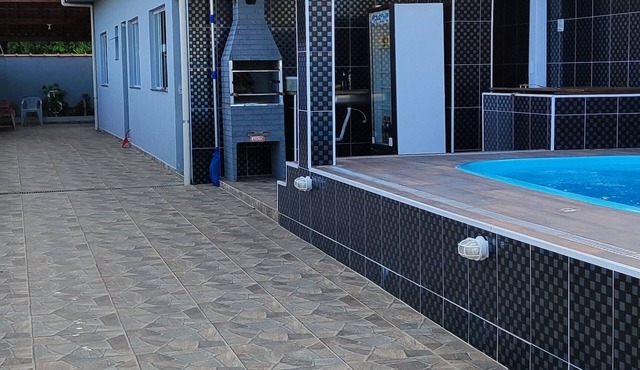 Casa com Piscina em Itanhaém a 10 Minutos da Praia
