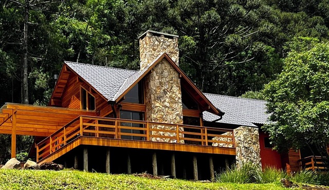 Bressan's House, a cozy house with a view of the valley.