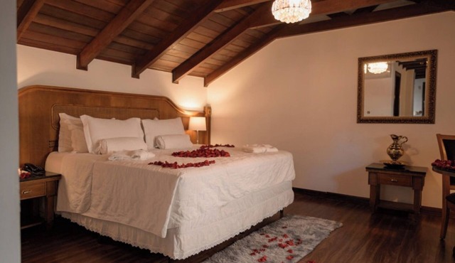 Bride’s Dream Stay—Elegant Suite with Breakfast, Garden & Romance in Curitiba