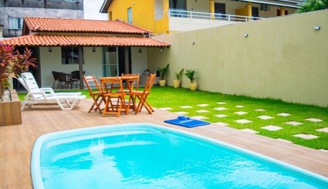 Bright and spacious house with private pool, close to beaches in Arembepe
