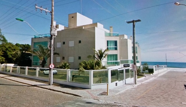 Building to SEASIDE, High Standard. Complete. Sleeps 8. 3 Cars. Pool