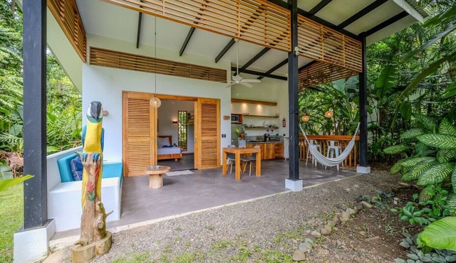Bungalow Lapa Shared Pool 15 min walking to the beach