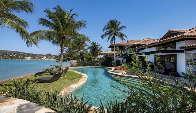 Buz032 - Luxury mansion in front of the sea in Búzios