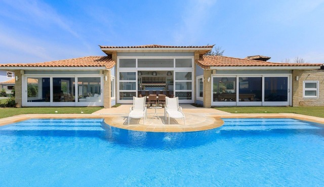 Buz043 - Luxury villa with sea front pool in Buzios