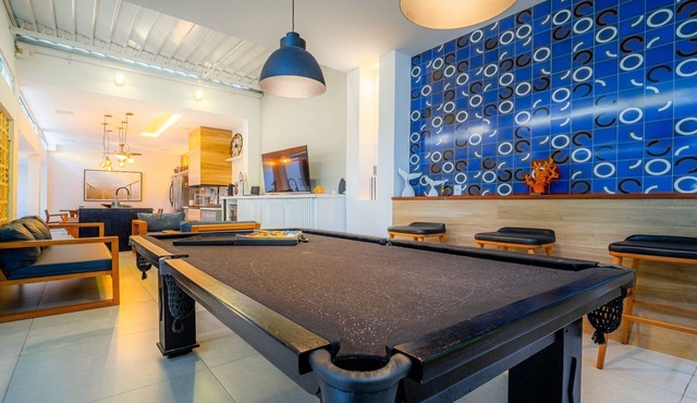 Bz 51 Center! High standard, 4 Suites with/Private leisure area