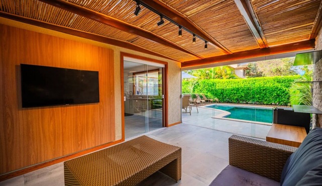 Bz01 House with private pool 150m from the beach