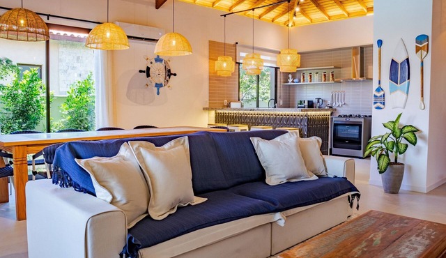 Bz94 House with Arete pool and JET ramp! 5 suites