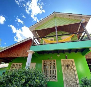 Cabaña del lago Doña Clara